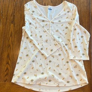 Old navy brand new with tags 3/4 sleeve